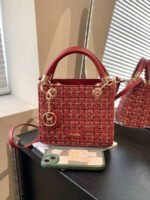 ⁦حقيبة يد سعة كبيرة ذات تفاصيل رقيقة⁩ - الصورة ⁦43⁩