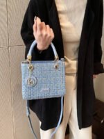 ⁦حقيبة يد سعة كبيرة ذات تفاصيل رقيقة⁩ - الصورة ⁦59⁩