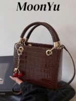 ⁦حقيبة يد سعة كبيرة ذات تفاصيل رقيقة⁩ - الصورة ⁦62⁩