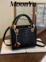 ⁦حقيبة يد سعة كبيرة ذات تفاصيل رقيقة⁩ - الصورة ⁦77⁩