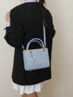 ⁦حقيبة يد سعة كبيرة ذات تفاصيل رقيقة⁩ - الصورة ⁦117⁩