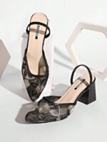 ⁦صنادل نسائية مزينة بالتطريز والدانتيل⁩ - الصورة ⁦24⁩