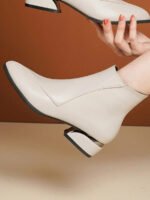 ⁦بوت نسائية قصيرة للكاحل ذات كعب سميك⁩ - الصورة ⁦4⁩