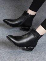 ⁦بوت نسائية قصيرة للكاحل ذات كعب سميك⁩ - الصورة ⁦22⁩