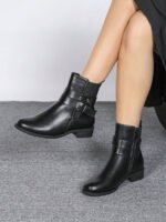 ⁦بوت قصيرة مزودة بكعب سميك⁩ - الصورة ⁦3⁩